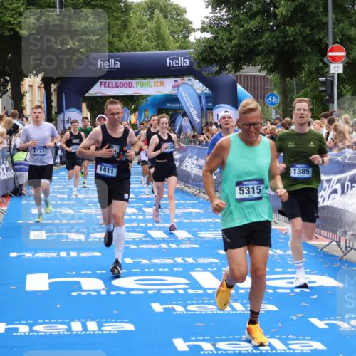 29.06.2025 - hella hamburg halbmarathon Zöllner http://msf.ph/oto/8173993 29.06.2025 10:37:07 Ziel 1385, 1411, 5315, 6123, 6458, 7482, 9178, 10738, 11120, 15261, 15410, 16992, 17024, 17125, 17658 meine-sportfotos.de