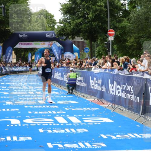 29.06.2025 - hella hamburg halbmarathon Zöllner http://msf.ph/oto/8174065 29.06.2025 10:24:25 Ziel 18695 meine-sportfotos.de