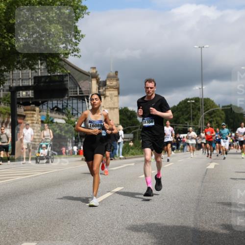 29.06.2025 - hella hamburg halbmarathon Yannick Fuchs http://msf.ph/oto/8174083 29.06.2025 10:41:35 20KM 51, 1012, 1460, 1592, 2274, 2839, 2864, 2869, 3304, 3976, 4093, 4377, 5129, 5532, 5650, 5889, 6134, 6168, 6203, 6630, 6716, 7480, 7908, 7962, 8564, 8693, 8852, 9051, 9305, 10122, 10423, 11021, 11518, 12679, 12706, 12724, 13223, 13303, 14482, 15350, 15451, 15714, 15923, 15973, 16089, 16175, 16819, 17172, 17229, 17743, 17846, 18297, 18356, 18856, 19127 meine-sportfotos.de