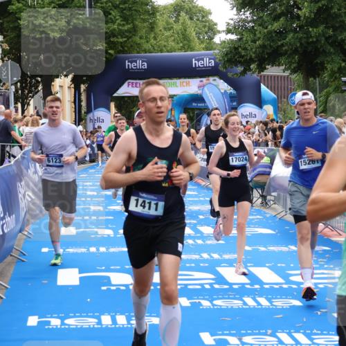 29.06.2025 - hella hamburg halbmarathon Zöllner http://msf.ph/oto/8174105 29.06.2025 10:37:09 Ziel 1385, 1411, 5923, 6123, 6458, 7482, 8362, 9178, 10738, 11120, 15261, 15410, 16992, 17024, 17125, 17658 meine-sportfotos.de