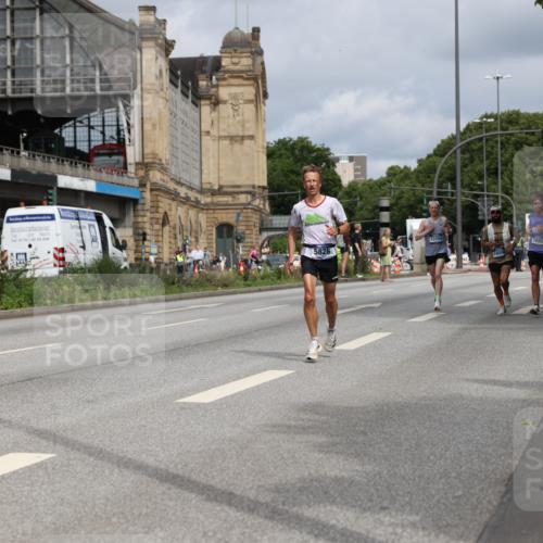 29.06.2025 - hella hamburg halbmarathon Yannick Fuchs http://msf.ph/oto/8174111 29.06.2025 10:25:58 20KM 2460, 2851, 5826, 7481, 7880, 9508, 10017, 10298, 11413, 11857, 13754, 14548, 16508, 17322, 18177, 18235, 18871 meine-sportfotos.de