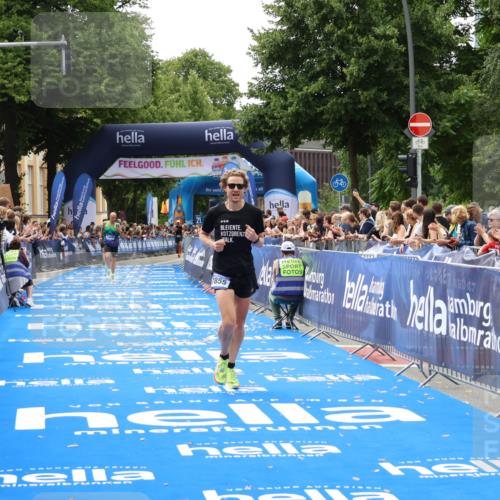29.06.2025 - hella hamburg halbmarathon Zöllner http://msf.ph/oto/8174114 29.06.2025 10:24:36 Ziel 7855, 14506 meine-sportfotos.de