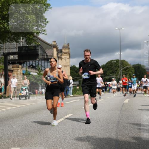 29.06.2025 - hella hamburg halbmarathon Yannick Fuchs http://msf.ph/oto/8174134 29.06.2025 10:41:35 20KM 51, 1012, 1460, 1592, 2274, 2839, 2864, 2869, 3304, 3976, 4093, 4377, 5129, 5532, 5650, 5889, 6134, 6168, 6203, 6630, 6716, 7480, 7908, 7962, 8564, 8693, 8852, 9051, 9305, 10122, 10423, 11021, 11518, 12679, 12706, 12724, 13223, 13303, 14482, 15350, 15451, 15714, 15923, 15973, 16089, 16175, 16819, 17172, 17229, 17743, 17846, 18297, 18356, 18856, 19127 meine-sportfotos.de