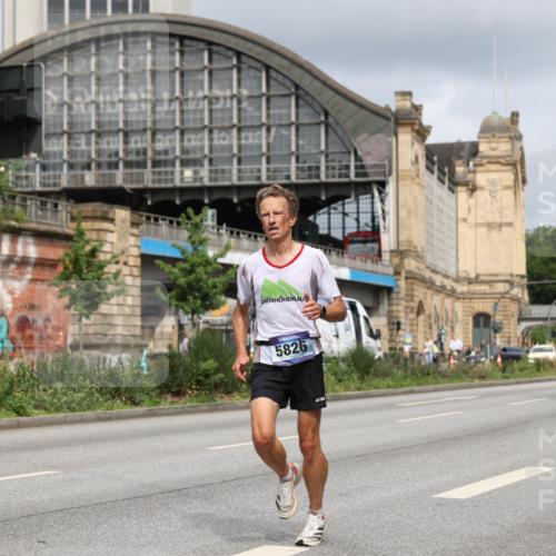 29.06.2025 - hella hamburg halbmarathon Yannick Fuchs http://msf.ph/oto/8174148 29.06.2025 10:26:00 20KM 2460, 2851, 5826, 7481, 7880, 9508, 10017, 10298, 11413, 11857, 13754, 14548, 16508, 18177, 18871 meine-sportfotos.de