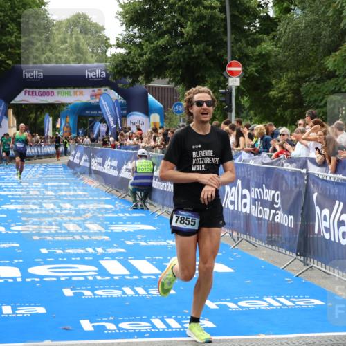29.06.2025 - hella hamburg halbmarathon Zöllner http://msf.ph/oto/8174150 29.06.2025 10:24:37 Ziel 7855, 14506 meine-sportfotos.de