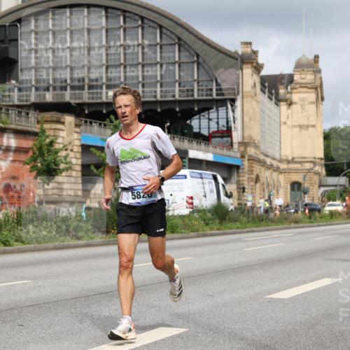 29.06.2025 - hella hamburg halbmarathon Yannick Fuchs http://msf.ph/oto/8174170 29.06.2025 10:26:00 20KM 2460, 2851, 5826, 7481, 7880, 9508, 10017, 10298, 11413, 11857, 13754, 14548, 16508, 18177, 18871 meine-sportfotos.de