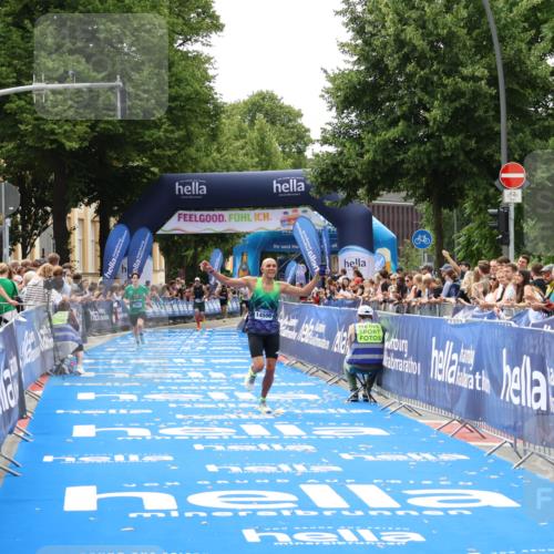 29.06.2025 - hella hamburg halbmarathon Zöllner http://msf.ph/oto/8174172 29.06.2025 10:24:41 Ziel 2892, 14506 meine-sportfotos.de