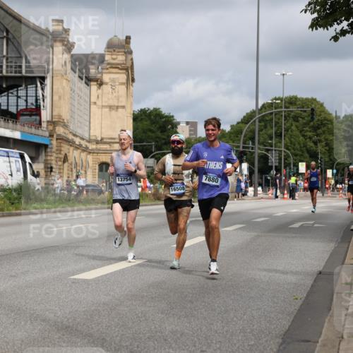 29.06.2025 - hella hamburg halbmarathon Yannick Fuchs http://msf.ph/oto/8174183 29.06.2025 10:26:01 20KM 2460, 2851, 5826, 7880, 9508, 10017, 10298, 11413, 11857, 13754, 14548, 16508, 18177, 18871 meine-sportfotos.de