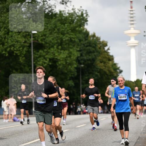 29.06.2025 - hella hamburg halbmarathon Dr. Thomas Lammeyer http://msf.ph/oto/8174192 29.06.2025 10:10:00 Kennedybrücke 1229, 1842, 2288, 3062, 3461, 4169, 4868, 5762, 7138, 7302, 8049, 8894, 8909, 9339, 9477, 9736, 9737, 9738, 9917, 10343, 10791, 10998 meine-sportfotos.de
