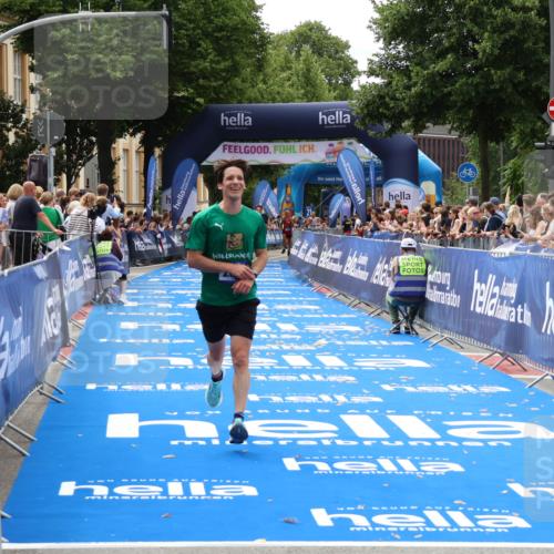 29.06.2025 - hella hamburg halbmarathon Zöllner http://msf.ph/oto/8174226 29.06.2025 10:24:47 Ziel 1241, 2892, 18740 meine-sportfotos.de