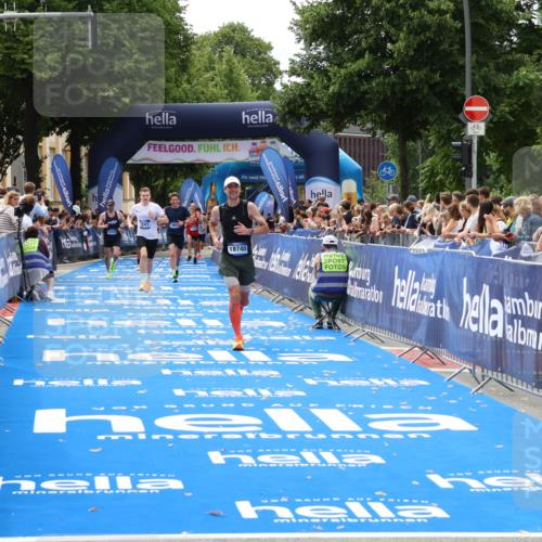 29.06.2025 - hella hamburg halbmarathon Zöllner http://msf.ph/oto/8174269 29.06.2025 10:24:50 Ziel 1241, 1271, 7142, 11678, 13872, 18740 meine-sportfotos.de