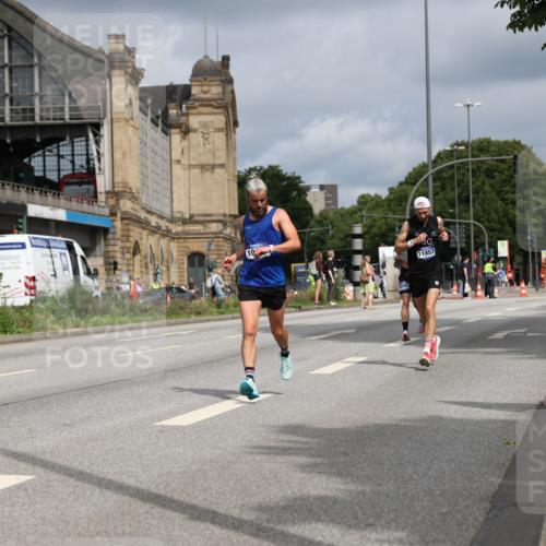 29.06.2025 - hella hamburg halbmarathon Yannick Fuchs http://msf.ph/oto/8174294 29.06.2025 10:26:07 20KM 3201, 5826, 7880, 9508, 10017, 10298, 10929, 11857, 12232, 13754, 14548, 15835, 16508, 18177, 19118 meine-sportfotos.de