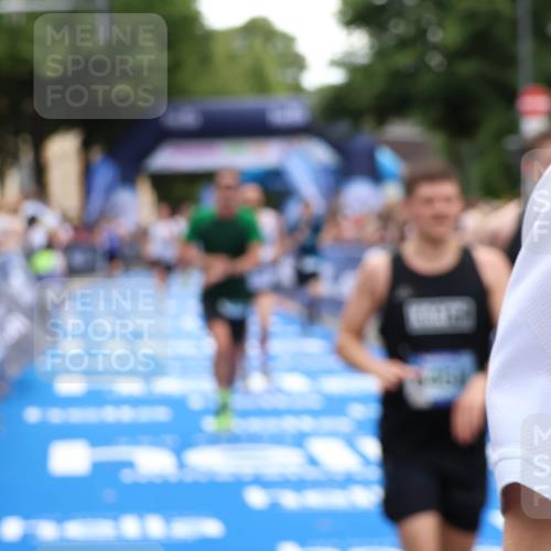 29.06.2025 - hella hamburg halbmarathon Zöllner http://msf.ph/oto/8174314 29.06.2025 10:37:12 Ziel 5923, 6458, 7482, 8362, 9178, 10190, 10738, 11120, 11423, 13972, 15178, 15410, 16992, 17137, 17658 meine-sportfotos.de