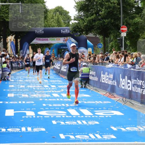 29.06.2025 - hella hamburg halbmarathon Zöllner http://msf.ph/oto/8174320 29.06.2025 10:24:51 Ziel 1241, 1271, 7142, 11678, 13872, 16361, 18740 meine-sportfotos.de