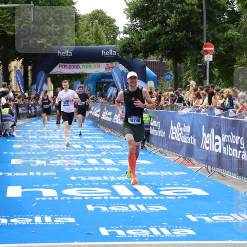 29.06.2025 - hella hamburg halbmarathon Zöllner http://msf.ph/oto/8174327 29.06.2025 10:24:52 Ziel 1241, 1271, 7142, 11678, 13872, 14836, 16361, 18740 meine-sportfotos.de