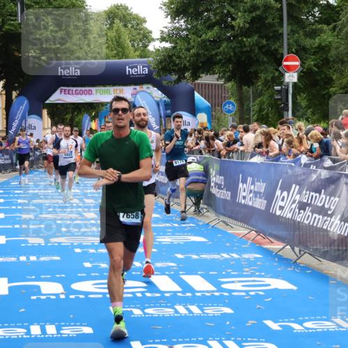 29.06.2025 - hella hamburg halbmarathon Zöllner http://msf.ph/oto/8174381 29.06.2025 10:37:13 Ziel 4860, 5923, 7482, 8362, 9178, 10190, 11423, 13972, 15178, 17137, 17658, 17726 meine-sportfotos.de