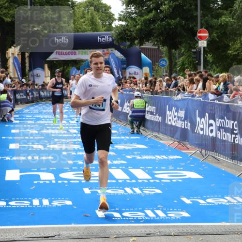 29.06.2025 - hella hamburg halbmarathon Zöllner http://msf.ph/oto/8174387 29.06.2025 10:24:54 Ziel 1241, 1271, 7142, 11678, 13872, 14836, 16361, 17752 meine-sportfotos.de