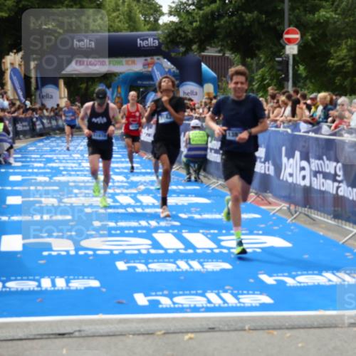 29.06.2025 - hella hamburg halbmarathon Zöllner http://msf.ph/oto/8174441 29.06.2025 10:24:56 Ziel 1271, 7142, 10867, 11678, 13872, 14836, 16361, 17752 meine-sportfotos.de