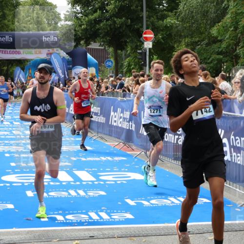 29.06.2025 - hella hamburg halbmarathon Zöllner http://msf.ph/oto/8174518 29.06.2025 10:24:57 Ziel 1271, 7142, 10867, 11678, 13872, 14836, 16361, 17752 meine-sportfotos.de