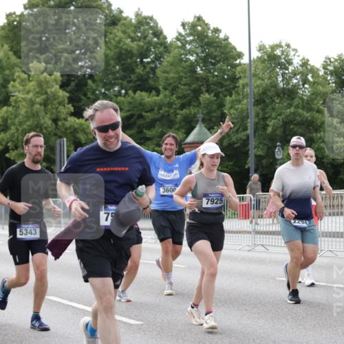 29.06.2025 - hella hamburg halbmarathon Jannik Wohlers http://msf.ph/oto/8174536 29.06.2025 10:22:16 Lombardsbrücke 1029, 2294, 2479, 2766, 2886, 3003, 3430, 3457, 3511, 3600, 3601, 4969, 5223, 5343, 5798, 6826, 6899, 7097, 7188, 7190, 7276, 7529, 7925, 8355, 8931, 9256, 9392, 9598, 10065, 10086, 10573, 10663, 10826, 10902, 10961, 11665, 12592, 13248, 13472, 13963, 14334, 14525, 14633, 14801, 14906, 15870 meine-sportfotos.de