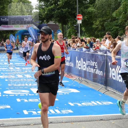 29.06.2025 - hella hamburg halbmarathon Zöllner http://msf.ph/oto/8174540 29.06.2025 10:24:58 Ziel 1271, 7142, 10867, 11678, 14836, 16361, 17752 meine-sportfotos.de
