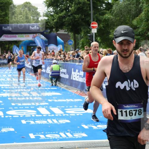 29.06.2025 - hella hamburg halbmarathon Zöllner http://msf.ph/oto/8174549 29.06.2025 10:24:59 Ziel 10867, 14836, 16361, 17752 meine-sportfotos.de