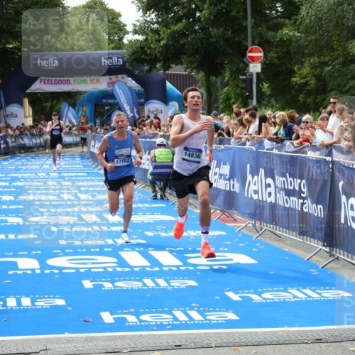 29.06.2025 - hella hamburg halbmarathon Zöllner http://msf.ph/oto/8174579 29.06.2025 10:25:00 Ziel 2483, 10867, 14836, 16361, 17752 meine-sportfotos.de
