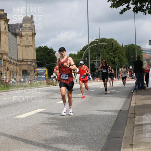 29.06.2025 - hella hamburg halbmarathon Yannick Fuchs http://msf.ph/oto/8174586 29.06.2025 10:26:20 20KM 3201, 4812, 9508, 10298, 10929, 11857, 12232, 12681, 13617, 14450, 14548, 15835, 18102, 19118 meine-sportfotos.de