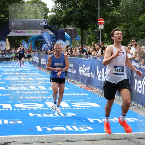29.06.2025 - hella hamburg halbmarathon Zöllner http://msf.ph/oto/8174588 29.06.2025 10:25:01 Ziel 2483, 10867, 14836, 17752 meine-sportfotos.de