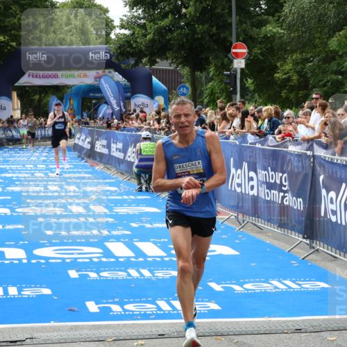 29.06.2025 - hella hamburg halbmarathon Zöllner http://msf.ph/oto/8174602 29.06.2025 10:25:01 Ziel 2483, 10867, 14836, 17752 meine-sportfotos.de