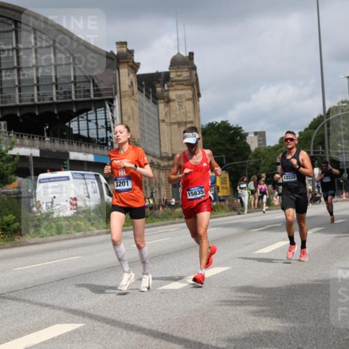 29.06.2025 - hella hamburg halbmarathon Yannick Fuchs http://msf.ph/oto/8174626 29.06.2025 10:26:23 20KM 3201, 3955, 4812, 6619, 10298, 10929, 12232, 12681, 13606, 13617, 14450, 14548, 15835, 18102, 19118 meine-sportfotos.de