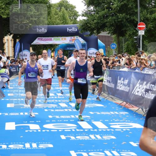 29.06.2025 - hella hamburg halbmarathon Zöllner http://msf.ph/oto/8174662 29.06.2025 10:37:17 Ziel 4860, 5003, 5923, 8362, 10190, 11423, 12900, 13972, 15178, 17137, 17726 meine-sportfotos.de
