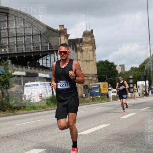 29.06.2025 - hella hamburg halbmarathon Yannick Fuchs http://msf.ph/oto/8174674 29.06.2025 10:26:25 20KM 3201, 3955, 4812, 5660, 6619, 10298, 10929, 12232, 12681, 13606, 13617, 14450, 14548, 15835, 18102, 19118 meine-sportfotos.de