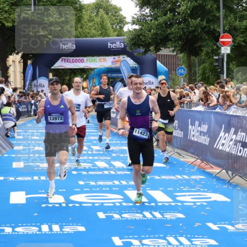 29.06.2025 - hella hamburg halbmarathon Zöllner http://msf.ph/oto/8174675 29.06.2025 10:37:18 Ziel 4860, 5003, 8362, 10190, 11423, 12900, 13972, 15178, 17137, 17726 meine-sportfotos.de