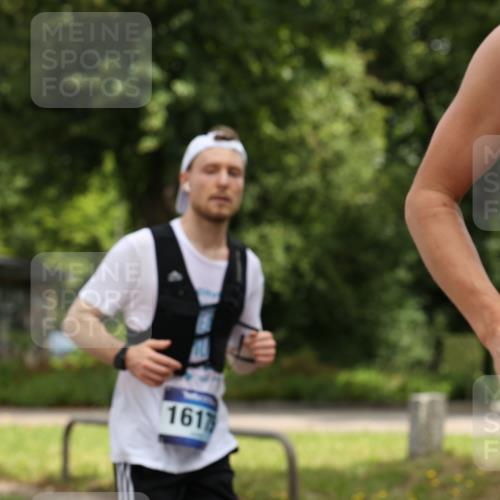 29.06.2025 - hella hamburg halbmarathon Yannick Fuchs http://msf.ph/oto/8174676 29.06.2025 10:41:38 20KM 51, 1012, 1460, 1592, 1604, 2274, 2839, 2864, 2869, 3976, 4093, 4377, 5022, 5129, 5532, 5650, 5889, 6134, 6168, 6203, 6630, 6716, 7480, 7962, 8564, 8693, 8852, 9051, 10122, 10423, 10988, 11021, 11518, 12679, 12706, 12724, 12870, 13223, 13303, 13672, 14730, 15350, 15451, 15923, 15973, 16089, 16175, 16819, 17172, 17229, 17743, 17846, 17915, 17979, 18297, 18356, 18856, 19127 meine-sportfotos.de