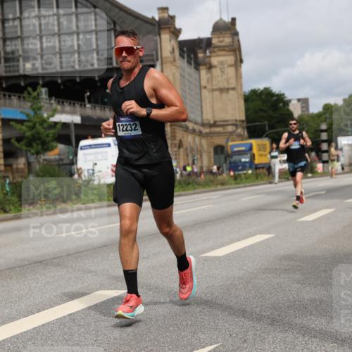 29.06.2025 - hella hamburg halbmarathon Yannick Fuchs http://msf.ph/oto/8174692 29.06.2025 10:26:25 20KM 3201, 3955, 4812, 5660, 6619, 10298, 10929, 12232, 12681, 13606, 13617, 14450, 14548, 15835, 18102, 19118 meine-sportfotos.de