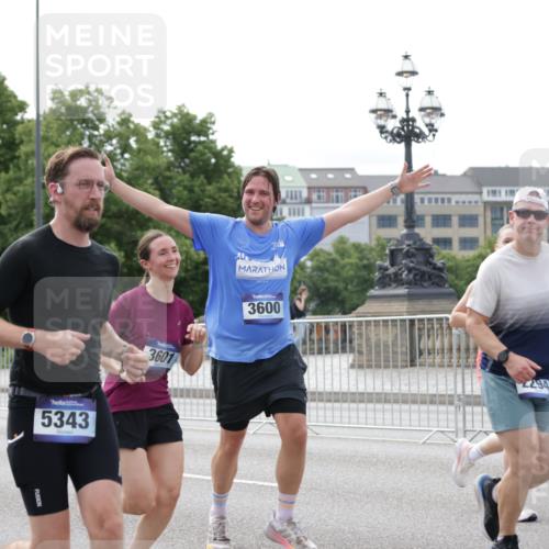 29.06.2025 - hella hamburg halbmarathon Jannik Wohlers http://msf.ph/oto/8174742 29.06.2025 10:22:18 Lombardsbrücke 1029, 2294, 2479, 2766, 2886, 3003, 3430, 3511, 3600, 3601, 4969, 5223, 5343, 5798, 6826, 6899, 7188, 7190, 7276, 7529, 7925, 8355, 8931, 9256, 9392, 9598, 10065, 10086, 10573, 10826, 10902, 11665, 12592, 13472, 13921, 13963, 14525, 14633, 14801, 14906, 15870, 16618, 16801 meine-sportfotos.de