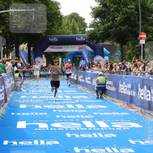 29.06.2025 - hella hamburg halbmarathon Zöllner http://msf.ph/oto/8174748 29.06.2025 10:25:06 Ziel 2483, 11078, 15483 meine-sportfotos.de