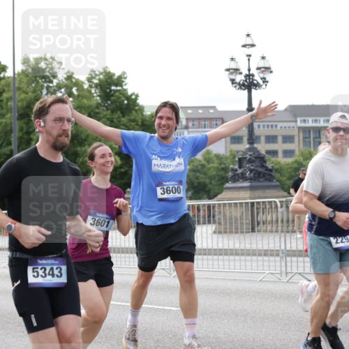 29.06.2025 - hella hamburg halbmarathon Jannik Wohlers http://msf.ph/oto/8174774 29.06.2025 10:22:18 Lombardsbrücke 1029, 2294, 2479, 2766, 2886, 3003, 3430, 3511, 3600, 3601, 4969, 5223, 5343, 5798, 6826, 6899, 7188, 7190, 7276, 7529, 7925, 8355, 8931, 9256, 9392, 9598, 10065, 10086, 10573, 10826, 10902, 11665, 12592, 13472, 13921, 13963, 14525, 14633, 14801, 14906, 15870, 16618, 16801 meine-sportfotos.de