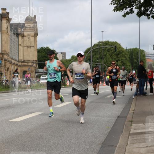 29.06.2025 - hella hamburg halbmarathon Yannick Fuchs http://msf.ph/oto/8174799 29.06.2025 10:26:34 20KM 3955, 4698, 4812, 5187, 5660, 6619, 7793, 10929, 12232, 12681, 13606, 13617, 14450, 15835, 18102 meine-sportfotos.de