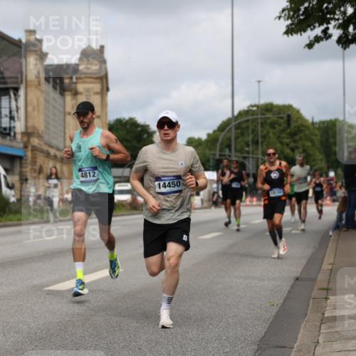 29.06.2025 - hella hamburg halbmarathon Yannick Fuchs http://msf.ph/oto/8174803 29.06.2025 10:26:35 20KM 3955, 4129, 4698, 4812, 5187, 5660, 6619, 7793, 10929, 12232, 12681, 13606, 13617, 14450, 18102 meine-sportfotos.de
