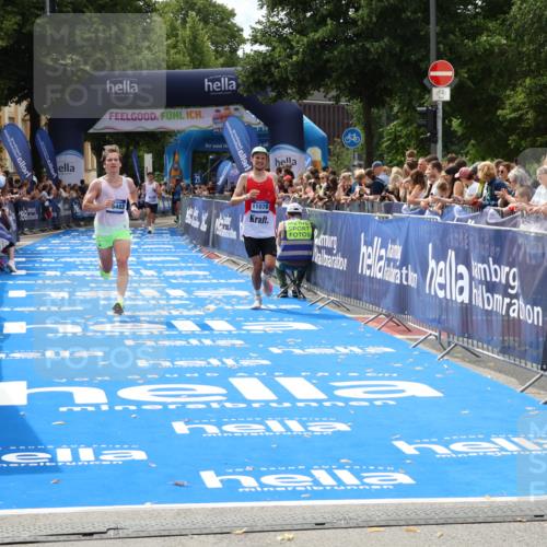 29.06.2025 - hella hamburg halbmarathon Zöllner http://msf.ph/oto/8174862 29.06.2025 10:25:09 Ziel 2483, 11078, 13913, 15483 meine-sportfotos.de