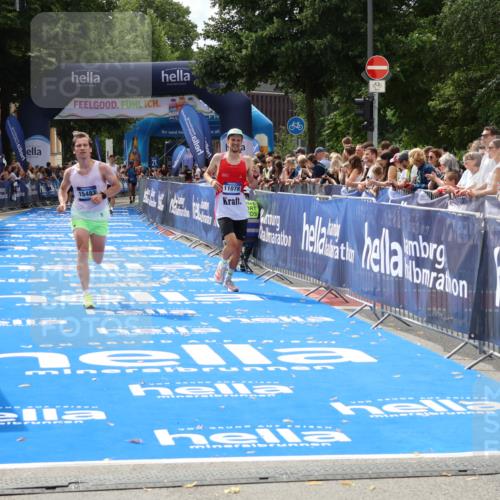 29.06.2025 - hella hamburg halbmarathon Zöllner http://msf.ph/oto/8174869 29.06.2025 10:25:10 Ziel 8376, 11078, 13913, 15483 meine-sportfotos.de
