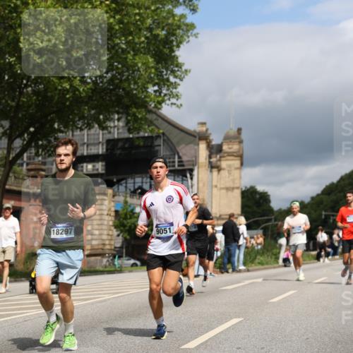 29.06.2025 - hella hamburg halbmarathon Yannick Fuchs http://msf.ph/oto/8174926 29.06.2025 10:41:39 20KM 51, 1012, 1460, 1592, 1604, 1613, 2274, 2839, 2864, 2869, 3976, 4093, 4377, 5022, 5129, 5532, 5650, 5889, 6134, 6168, 6203, 6630, 6716, 7962, 8564, 8693, 8852, 9051, 10122, 10423, 10988, 11021, 11283, 11518, 12679, 12706, 12724, 12870, 13223, 13672, 14730, 15350, 15451, 15923, 15973, 16089, 16175, 16819, 17172, 17229, 17743, 17846, 17915, 17979, 18297, 18356, 18856, 19127 meine-sportfotos.de