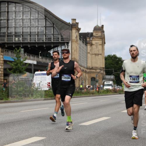 29.06.2025 - hella hamburg halbmarathon Yannick Fuchs http://msf.ph/oto/8174939 29.06.2025 10:26:40 20KM 1686, 3955, 4129, 4698, 4812, 5187, 5660, 6619, 7272, 7793, 11199, 13606, 13617, 14450, 18102 meine-sportfotos.de
