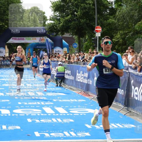 29.06.2025 - hella hamburg halbmarathon Zöllner http://msf.ph/oto/8175000 29.06.2025 10:25:18 Ziel 8376, 11994, 13913, 14113, 16484 meine-sportfotos.de