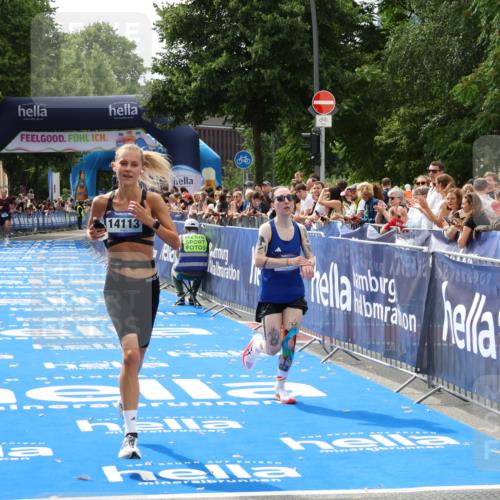 29.06.2025 - hella hamburg halbmarathon Zöllner http://msf.ph/oto/8175029 29.06.2025 10:25:20 Ziel 11994, 14113, 16484 meine-sportfotos.de