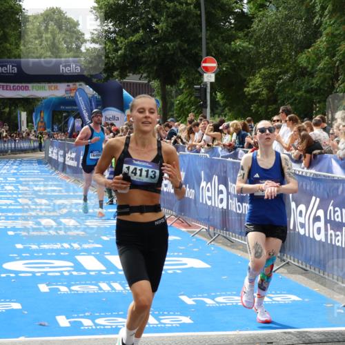 29.06.2025 - hella hamburg halbmarathon Zöllner http://msf.ph/oto/8175046 29.06.2025 10:25:21 Ziel 11994, 12067, 14113, 16484 meine-sportfotos.de