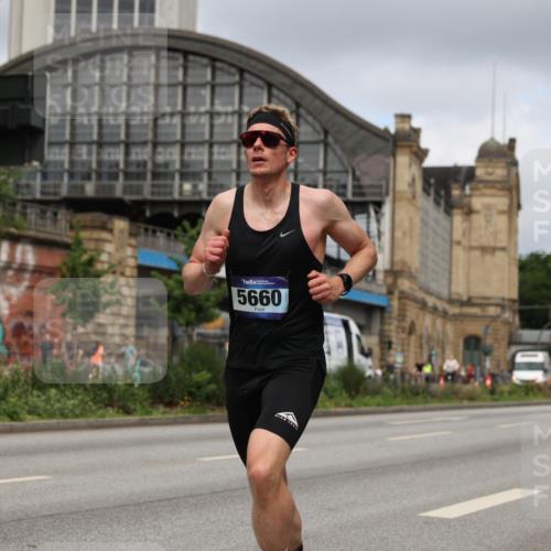 29.06.2025 - hella hamburg halbmarathon Yannick Fuchs http://msf.ph/oto/8175057 29.06.2025 10:26:44 20KM 1686, 3955, 4129, 4698, 4812, 5187, 5660, 6619, 7272, 7793, 11199, 13606, 13617, 14450, 18102 meine-sportfotos.de