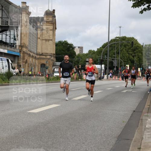 29.06.2025 - hella hamburg halbmarathon Yannick Fuchs http://msf.ph/oto/8175086 29.06.2025 10:26:47 20KM 1686, 3935, 3955, 4129, 4698, 5187, 5660, 6619, 7272, 7793, 11199, 13606, 13617, 18102 meine-sportfotos.de
